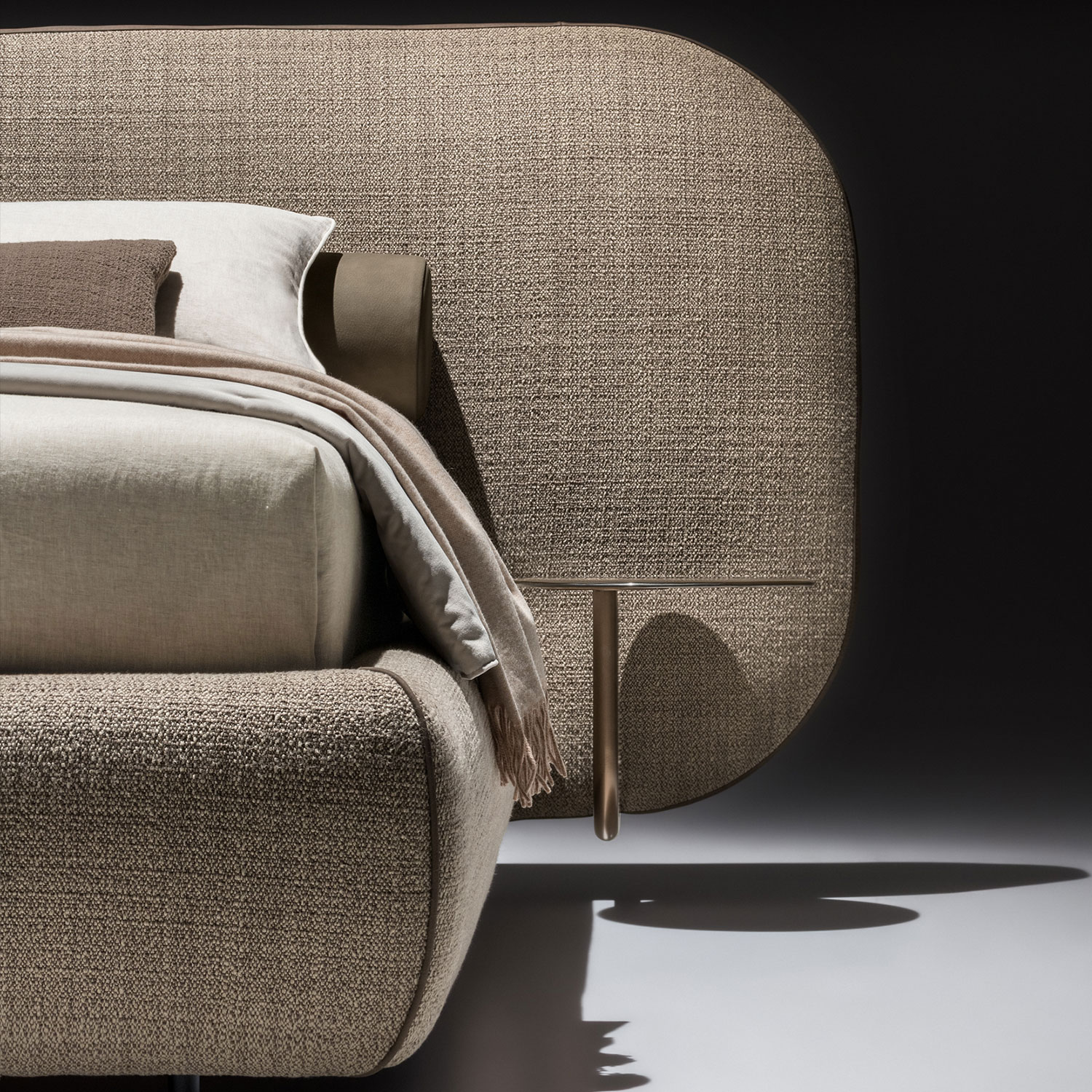 Letto B–Curve di Twils, design by Colzani&Novati.